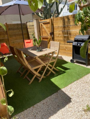 Petite Maison en ville avec jardin proche des plages